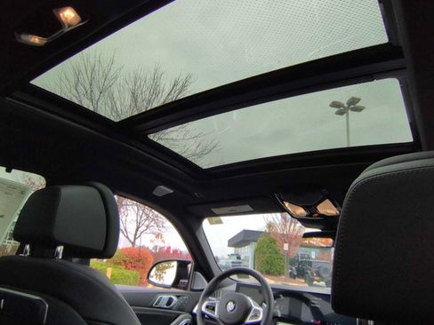Used 2026 BMW X6 M60i AWD/4WD image 23