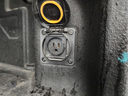 Used 2022 GMC Sierra 2500 SLT w/ LPO, GMC Protection Package image 29