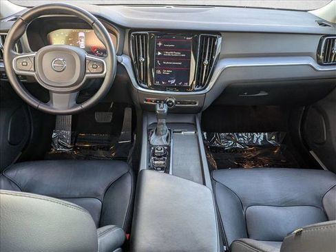 Used 2020 Volvo S60 T6 Momentum w/ Protection Package Premier image 18