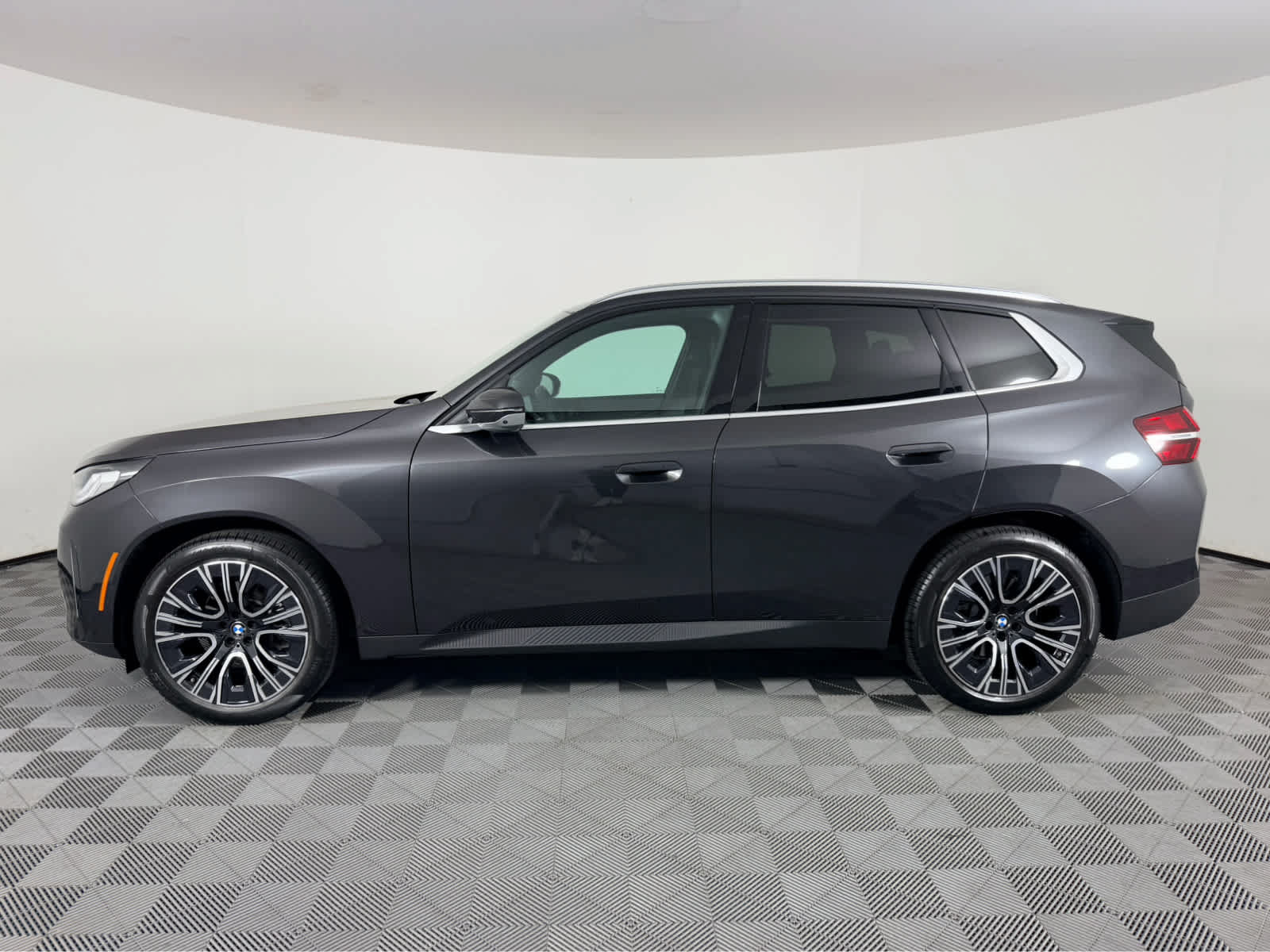 Used 2025 BMW X3 xDrive30i AWD/4WD image 6