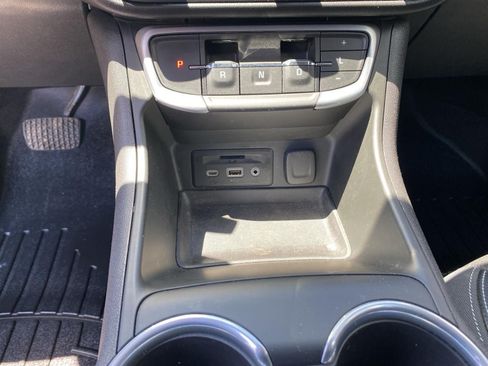 Used 2022 GMC Terrain SLT AWD/4WD image 16