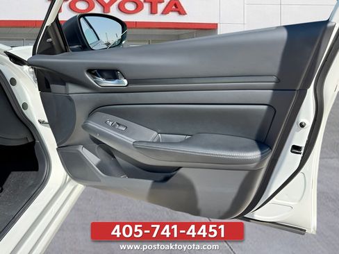 Used 2025 Nissan Altima 2.5 SV FWD image 30