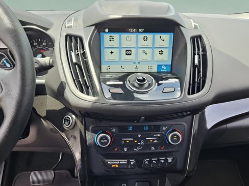 Used 2019 Ford Escape Titanium FWD image 17
