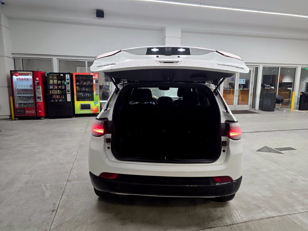 Used 2023 Jeep Compass Limited w/ Elite Group AWD/4WD image 38