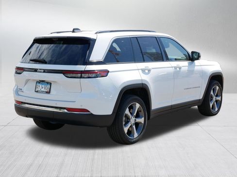 Used 2024 Jeep Grand Cherokee Limited 4xe w/ Luxury Tech Group II AWD/4WD image 7
