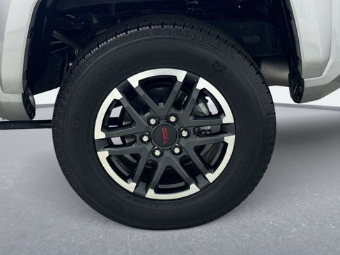 Used 2024 Toyota Tacoma TRD Sport AWD/4WD image 24