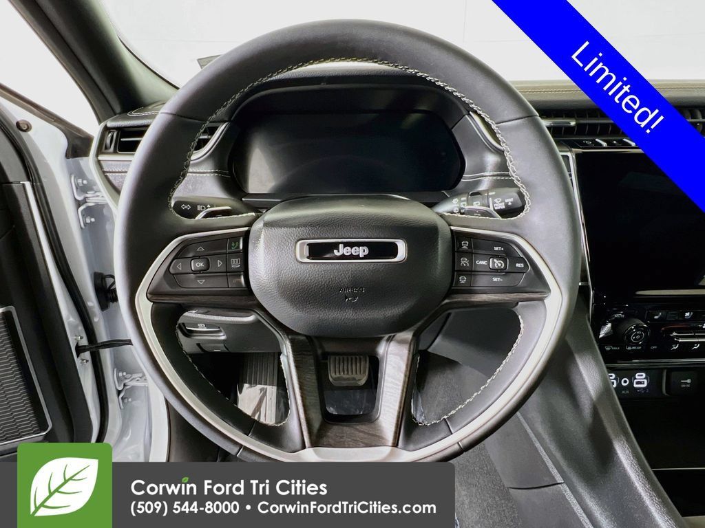 Used 2025 Jeep Grand Cherokee L Limited w/ Luxury Tech Group II AWD/4WD image 8