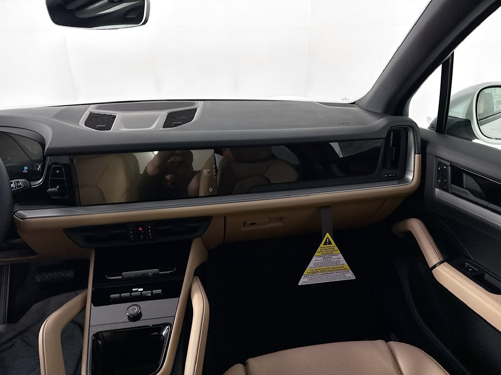 Certified 2026 Porsche Cayenne AWD/4WD image 25