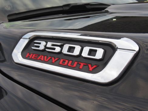 Used 2024 RAM 3500 Tradesman w/ Chrome Appearance Group image 4