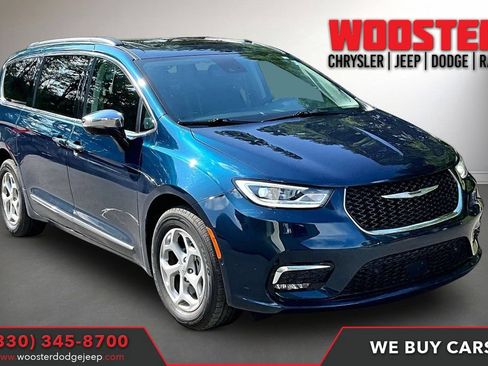 Used 2023 Chrysler Pacifica Limited w/ Uconnect Theater Family Group AWD/4WD image 1