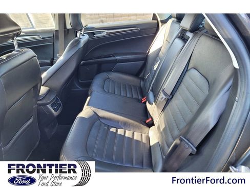 Used 2016 Ford Fusion SE w/ Equipment Group 202A image 10