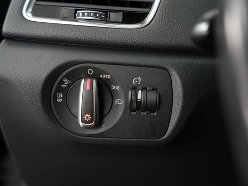 Used 2018 Audi Q3 2.0T Premium Plus w/ Premium Plus Package AWD/4WD image 45