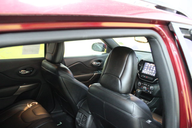 Used 2021 Jeep Cherokee High Altitude AWD/4WD image 10