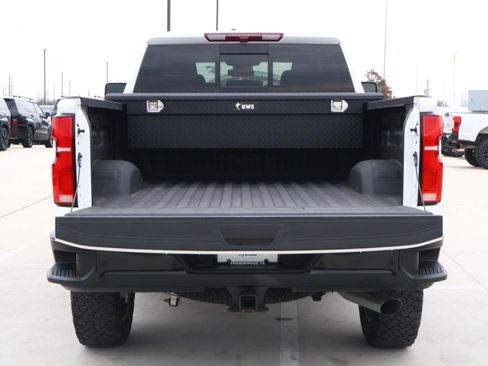 Used 2025 Chevrolet Silverado 2500 LT w/ Trail Boss Package image 9