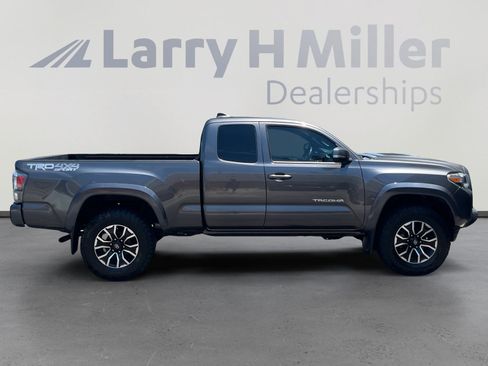 Used 2020 Toyota Tacoma TRD Sport AWD/4WD image 6