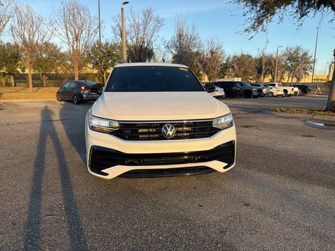 Used 2022 Volkswagen Tiguan SE R-Line image 8