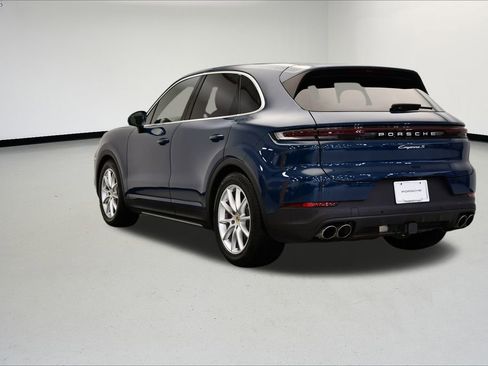 Used 2024 Porsche Cayenne S image 3