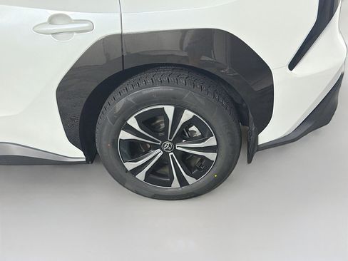 Used 2025 Toyota bZ4X AWD w/ Weather Package image 11