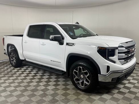 New 2026 GMC Sierra 1500 SLE image 10