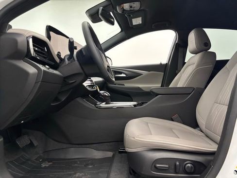 New 2026 Buick Envista Avenir image 16