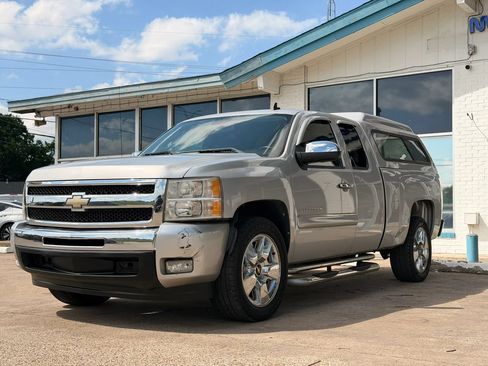 Used 2011 Chevrolet Silverado 1500 LT w/ Regional Value Package RWD image 7