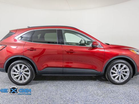 Used 2021 Ford Escape Titanium w/ Titanium Elite Package AWD/4WD image 8