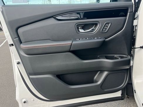 New 2026 Honda Pilot TrailSport image 21