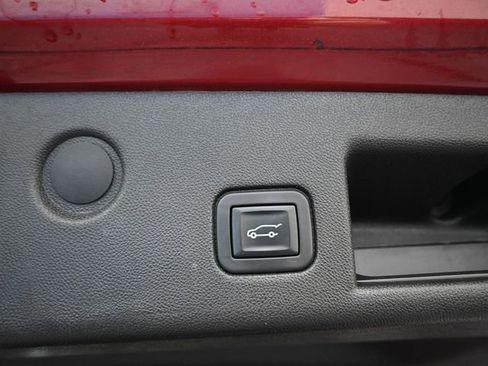 Used 2019 Chevrolet Equinox Premier image 9