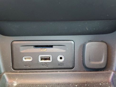 Used 2022 GMC Terrain SLT image 25