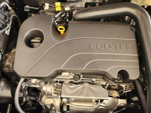 New 2026 Chevrolet Equinox LT w/ LPO, Floor Liner Package image 21