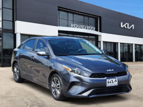 Used 2023 Kia Forte LXS w/ LXS Technology Package FWD image 3