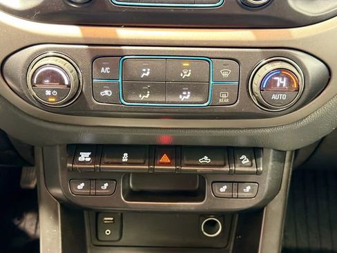 Used 2018 Chevrolet Colorado Z71 w/ Centennial Edition AWD/4WD image 16