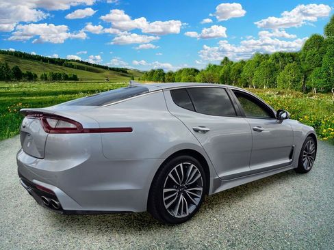 Used 2018 Kia Stinger Premium RWD image 7