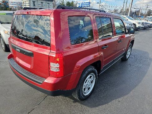 Used 2015 Jeep Patriot Sport image 3