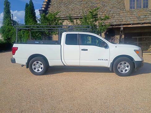 Used 2018 Nissan Titan S w/ S Utility Package RWD image 15