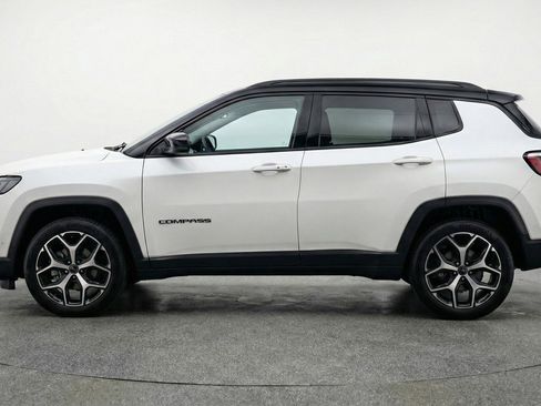 Used 2025 Jeep Compass Limited image 5