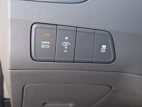 Used 2016 Hyundai Elantra SE FWD image 13