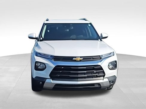 Used 2023 Chevrolet TrailBlazer LT w/ Convenience Package FWD image 3