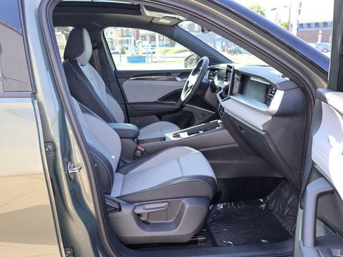 New 2026 Volkswagen Tiguan SE R-Line AWD/4WD image 30