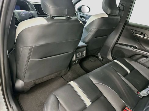 Used 2025 Toyota Camry SE FWD image 28