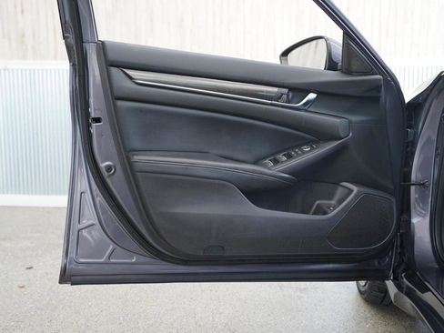 Used 2018 Honda Accord Sport image 31