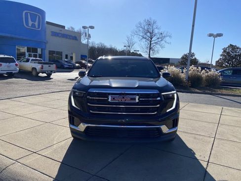 Used 2025 GMC Acadia Elevation image 3