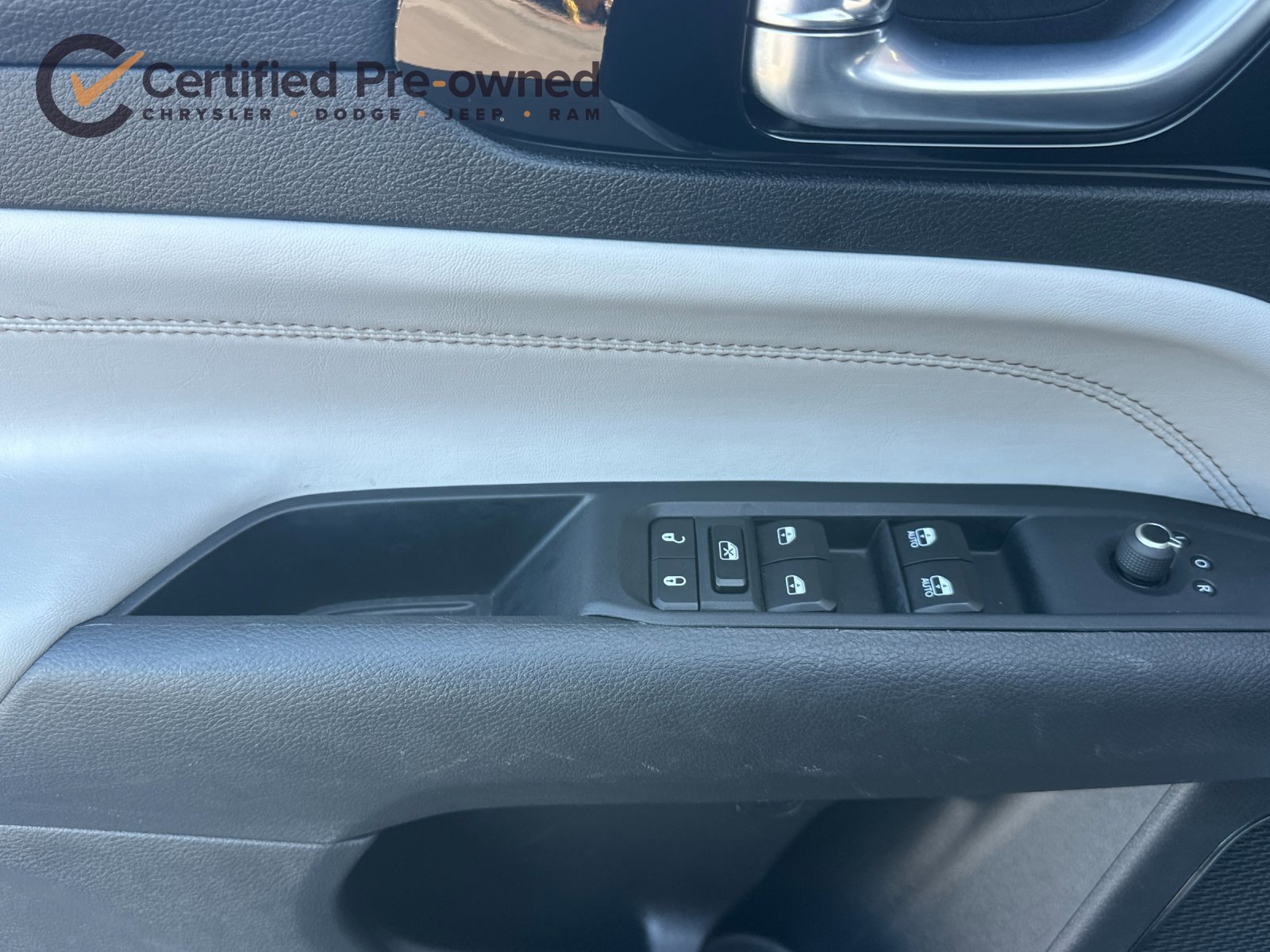 Used 2025 Jeep Compass Limited AWD/4WD image 12