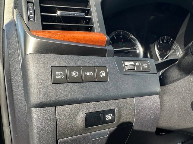 Used 2017 Lexus LX 570 4WD w/ Luxury Package image 15