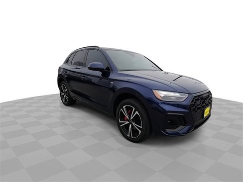 Used 2025 Audi Q5 2.0T Premium Plus w/ Premium Plus Package image 2