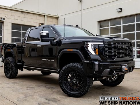 Used 2024 GMC Sierra 2500 Denali Ultimate w/ Max Trailering Package image 1