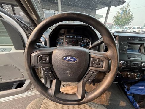 Used 2018 Ford F350 XLT w/ Camper Package AWD/4WD image 8