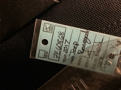 Used 2017 Jeep Renegade Latitude image 28