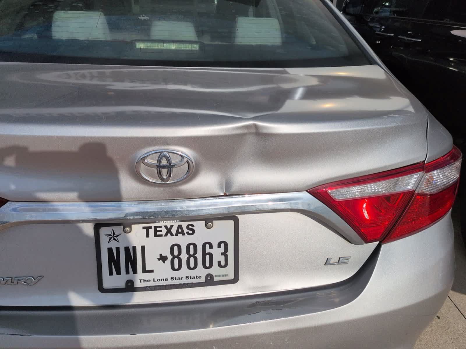 Used 2016 Toyota Camry LE FWD image 9