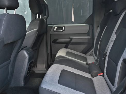 Used 2023 Ford Bronco Big Bend w/ Sasquatch Package AWD/4WD image 28